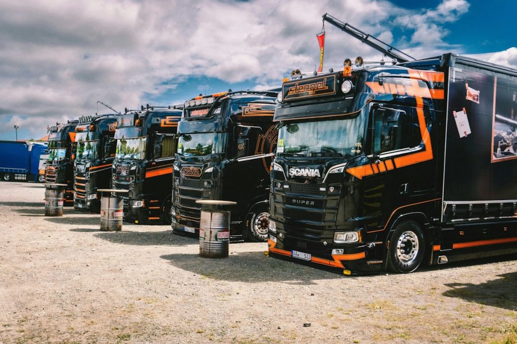 Buy or Lease Equipment? UK Tax Guide